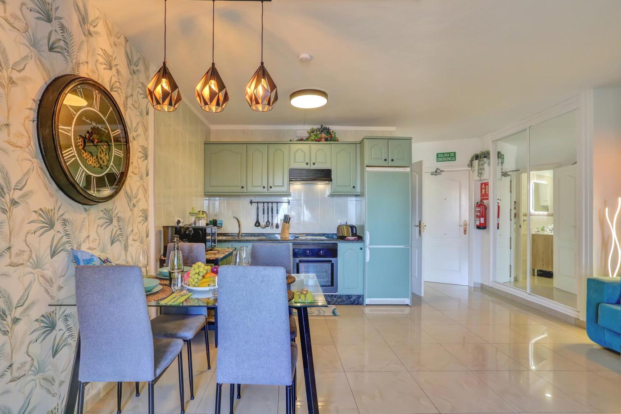 Luxory Dreamy Sunset, Seafront, Direct Access To The Promenade,Wifi,Pool,Free Parking Apartment Los Cristianos  Ngoại thất bức ảnh