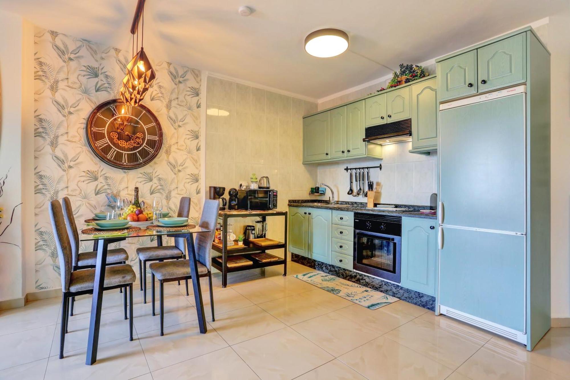 Luxory Dreamy Sunset, Seafront, Direct Access To The Promenade,Wifi,Pool,Free Parking Apartment Los Cristianos  Ngoại thất bức ảnh
